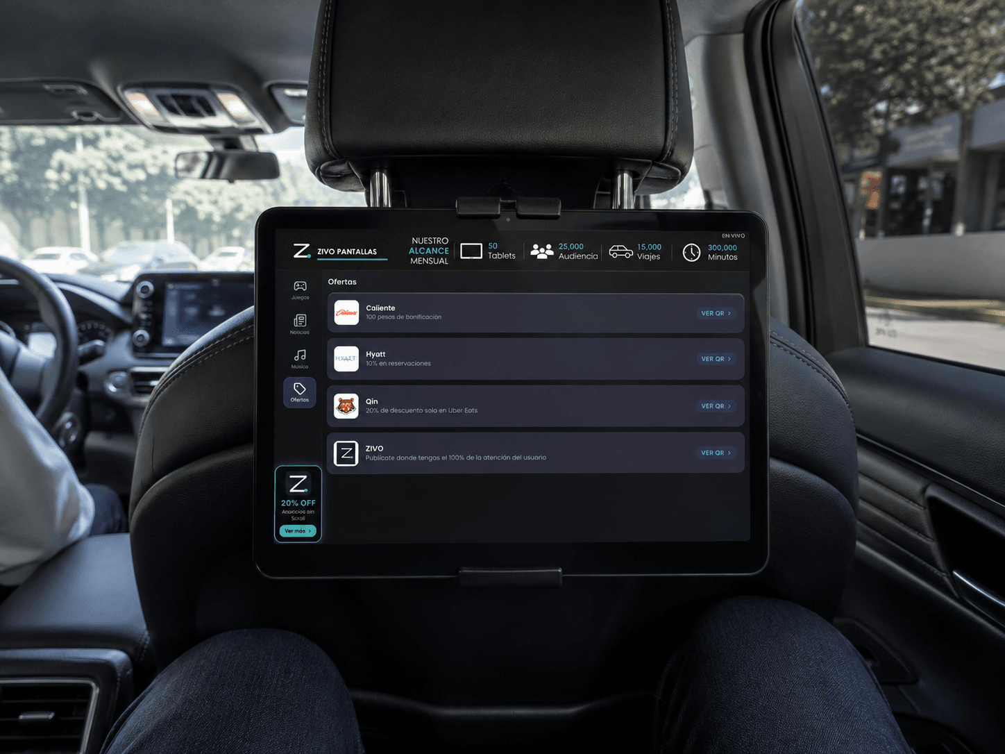 Tablet Zivo Pantallas instalada en el asiento trasero de un vehículo, mostrando ofertas de marcas y el alcance mensual de la red